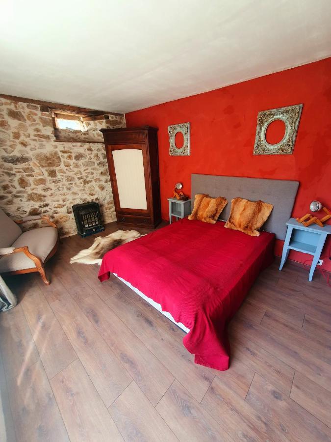 Gite De La Genevriere Saint-Chamant Dış mekan fotoğraf
