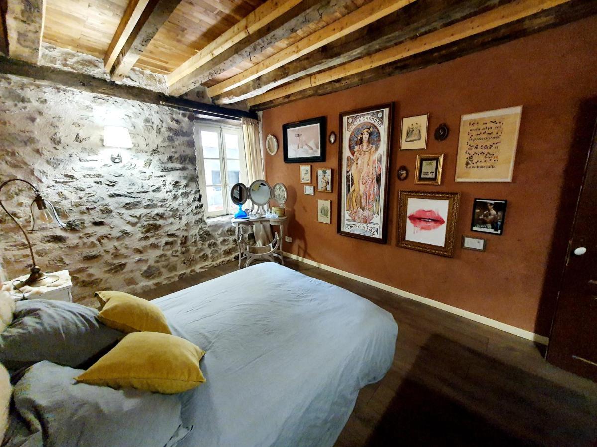 Gite De La Genevriere Saint-Chamant Dış mekan fotoğraf